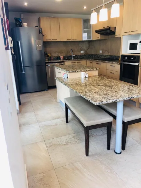 Re/max Futuro Vende Casa de 190 m² en Conjunto Privado Via Intervalles Tumbaco — imagen 4