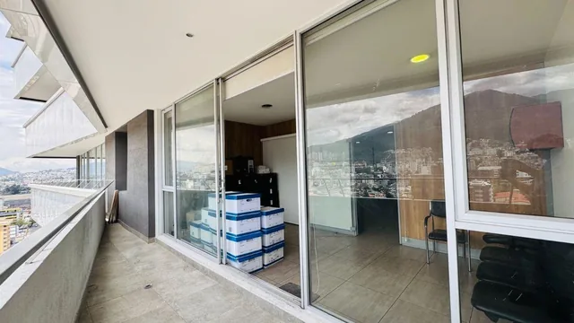 Oficina en Venta Sector La Carolina con Terraza Edificio Moderno — imagen 2