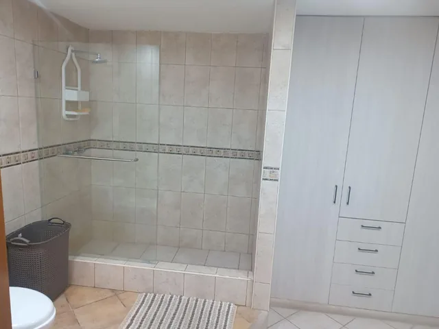 Departamento Remodelado con Jacuzzi Frente Al Mar en Chipipe Salinas — imagen 2