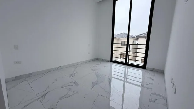 Casa Moderna Esquinera de Estreno con 3 Dorm. en Venta en Samborondón Isla Celeste, Guayas — imagen 2