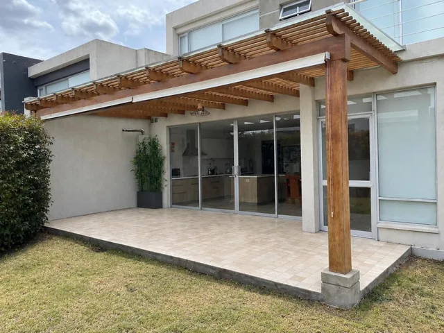 Casa Moderna con Jardín y Suite Independiente - Puembo — imagen 4