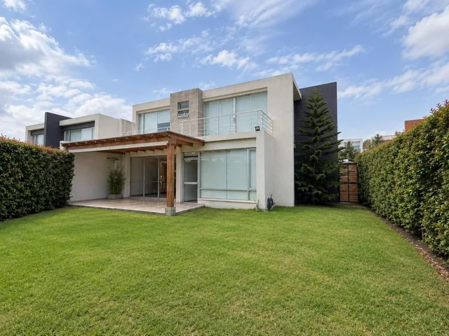 Casa Moderna con Jardín y Suite Independiente - Puembo — imagen 3