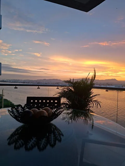 Departamento en Tenis Club. Exclusividad, Amplitud y Una Vista Privilegiada Al Río. Guayas — imagen 5