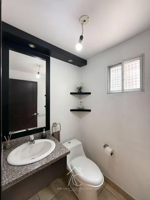 Casa con 3 Dorm. en Venta en Real Audiencia — imagen 5