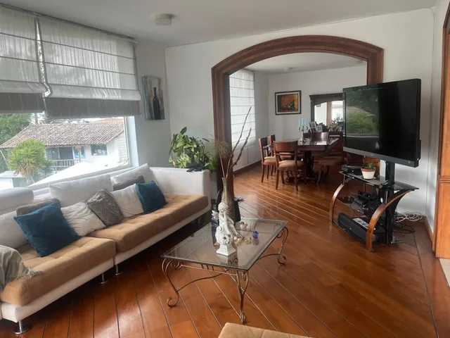 Vendo Bonita Casa Cuatro Dorm. - Sector Miravalle — imagen 5