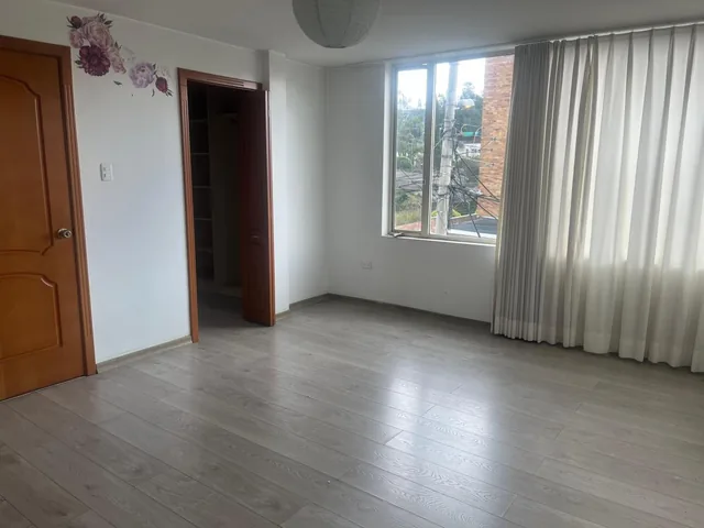 Vendo Bonita Casa Cuatro Dorm. - Sector Miravalle — imagen 2