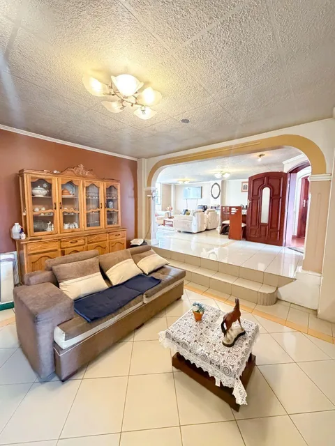 Vendo Amplio Departamento Barrio Larrea — imagen 2