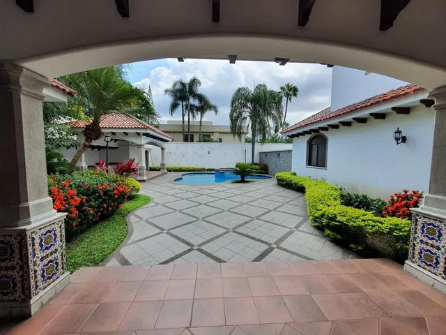 Venta de Casa en Urbanizacion Rio Grande /samborondon Km.1 - I. Alarcon, Guayas — imagen 4