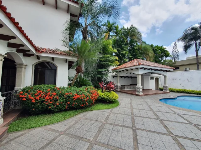 Venta de Casa en Urbanizacion Rio Grande /samborondon Km.1 - I. Alarcon, Guayas — imagen 3