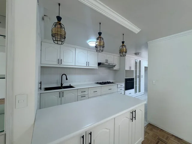 Casa en Venta con 4 Dorm. Jardin y Pérgola en Jardines de Carcelén. Provincia de Pichincha — imagen 5