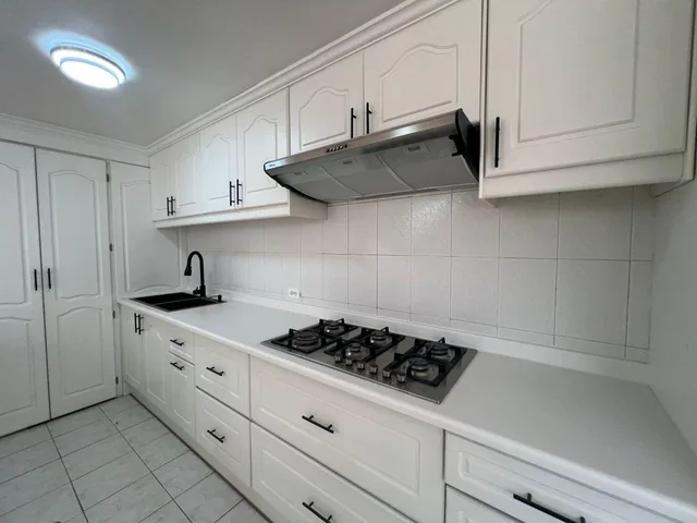 Casa en Venta con 4 Dorm. Jardin y Pérgola en Jardines de Carcelén. Provincia de Pichincha — imagen 2