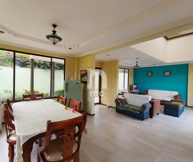Casa Venta Yunguilla con Amplia Área Verdes, Azuay — imagen 4