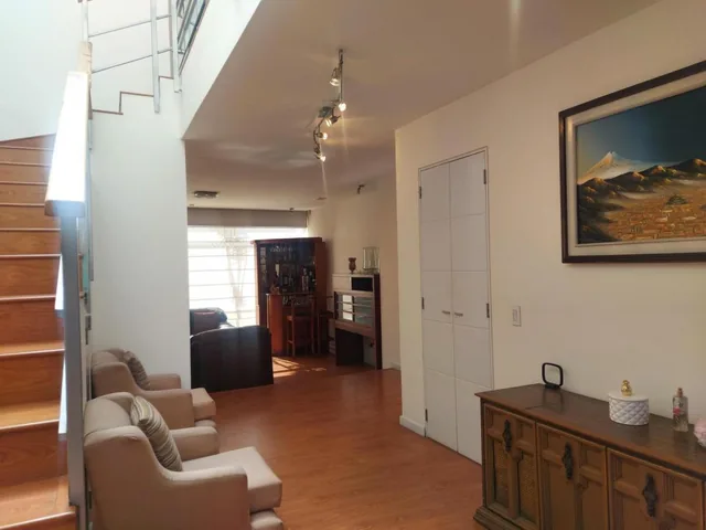 Casa de Venta en Cumbayá Sector San Juan Amplios Espacios — imagen 4