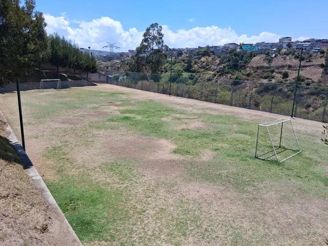 Vendo Casa Pusuqui 100 m² / 3d. Patio — imagen 5