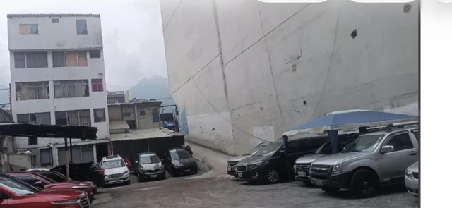 Vendo Excelente Propiedad (Terreno) en La Av 10 de Agosto y Mariana de Jesús — imagen 3