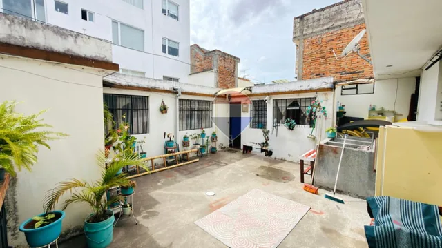 Casa en Venta en Ibarra - Rentera - 3 Departamentos, Imbabura — imagen 2