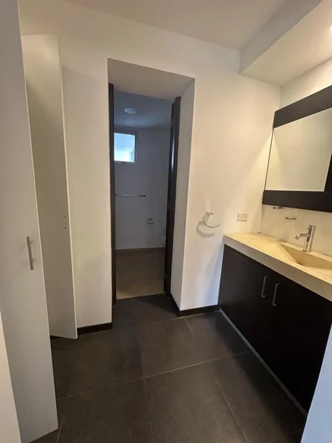 Venta Departamento Dúplex, 256 m Área Total, Cumbayá — imagen 2