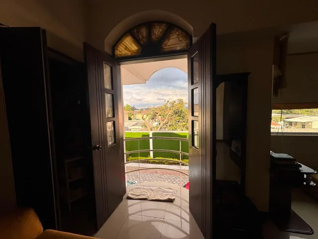 Casa de 254 m² con 4 Dorm. en Venta en Los Chillos — imagen 3