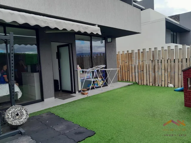Casa en Venta Dentro de Conjunto en Conocoto en San Miguel de Conocoto. Provincia de Pichincha — imagen 3