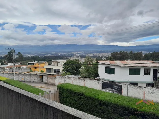 Casa en Venta Dentro de Conjunto en Conocoto en San Miguel de Conocoto. Provincia de Pichincha — imagen 2