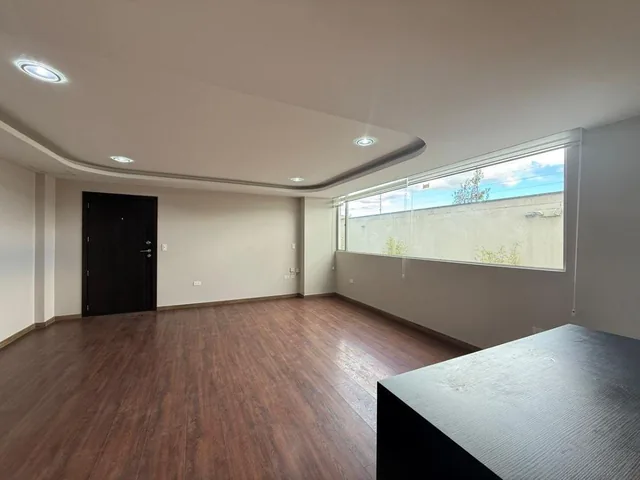 Departamento en Venta con 3 Dorm. en El Sector El Inca Quito Ecuador — imagen 4