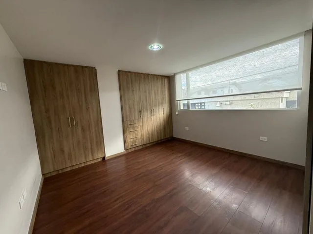 Departamento en Venta con 3 Dorm. en El Sector El Inca Quito Ecuador — imagen 3