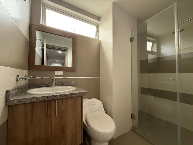 Departamento en Venta con 3 Dorm. en El Sector El Inca Quito Ecuador — imagen 2