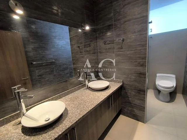 Loft de Lujo con Patio y Linea Blanca en Zona Exclusiva — imagen 2