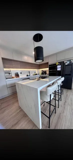 Departamento Penthouse de 149 m² con 3 Dorm. en Venta en Puertas del Sol, Azuay — imagen 2