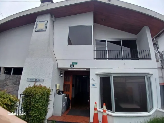 Vendo Casa - Terreno Esquinero Sector Coruña y Orellana — imagen 2