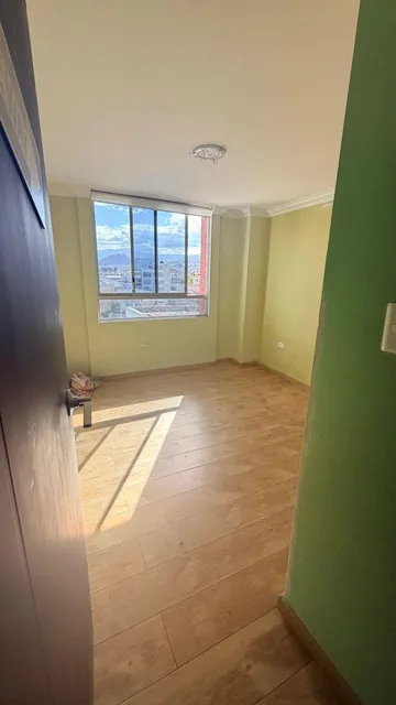 Depa 3 Dorm. a Pocos m de La Av Monseñor L. y Lizarzaburo, Chimborazo — imagen 3