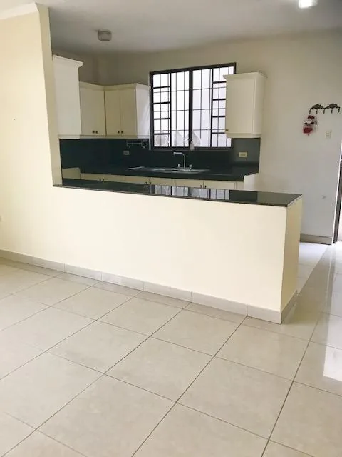 Para Inversionistas en Puerto Azul Casa con 2 Departamentos Independientes Alquilados, Guayas — imagen 3