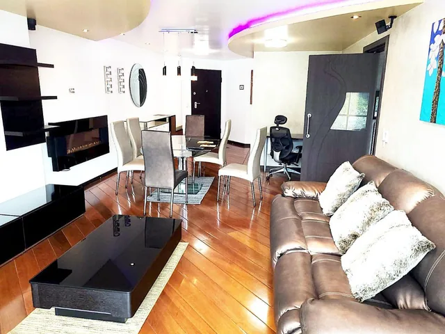 Frente Al Parque La Carolina Departamento en Venta 3 Dorm. 2 Garages y Bodega — imagen 5