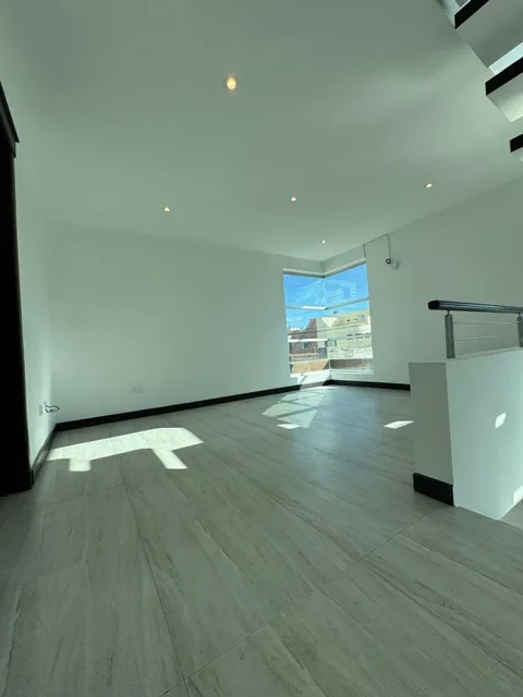 Casa en Venta en Conjunto, 3 Master y Terraza en Urb La Quinta, Ibarra, Cerca de Plaza Shopping, Imbabura — imagen 2