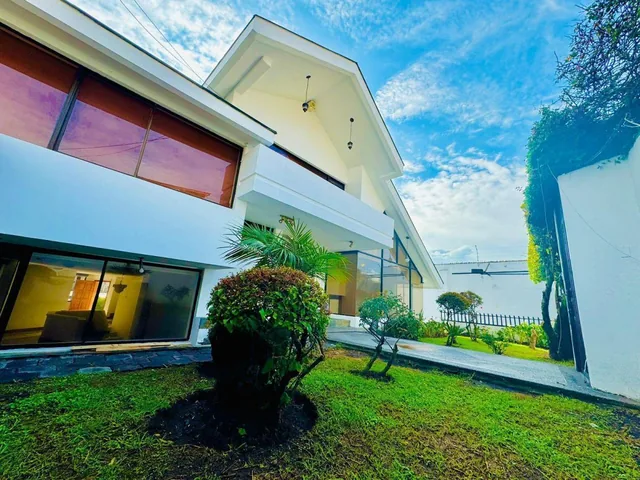 Casa en Venta y Renta Ideal Para Vivienda o Negocio Comercial — imagen 5