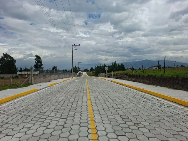 Terreno 1000 m² Pifo El Inga Alto Servicios y Clima de Quinta - $40000 — imagen 4