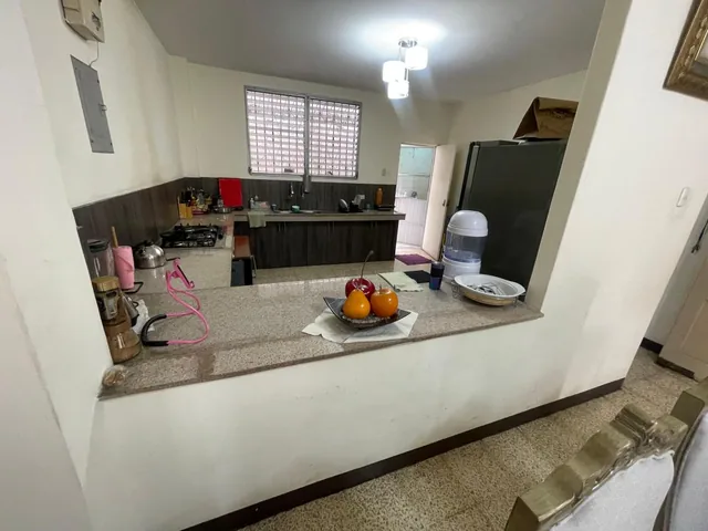 Vendo Amplia Casa de 2 Plantas. 5 Dorm. Alborada 6ta. Etapa. en 2 Solares, Junto a un Parque, Guayas — imagen 5