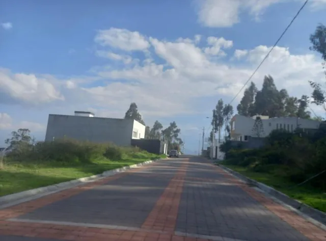 Terreno de Venta - Urbanizacion Montecarlo - Amagasi del Inca - a Pocos m del Colegio Britanico — imagen 2