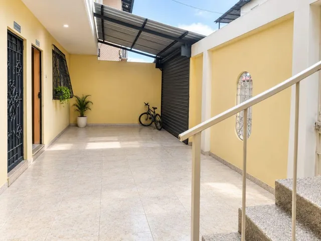 Casa Rentera con 3 Departamentos Cercana Al Amarilys Fuentes, Guayas — imagen 5