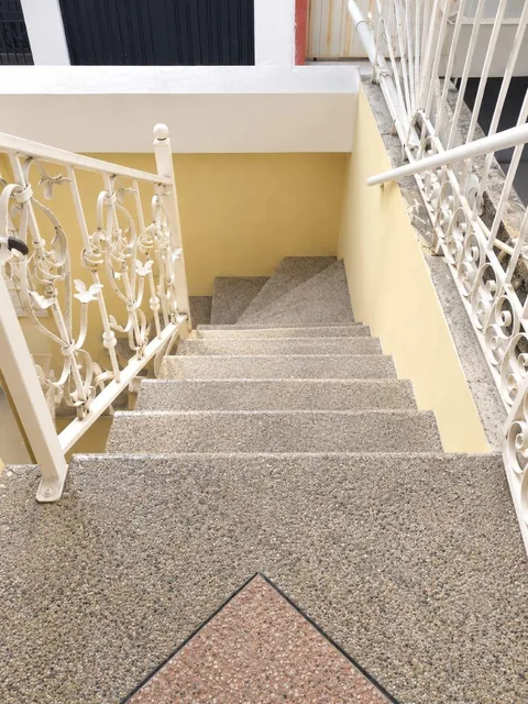 Casa Rentera con 3 Departamentos Cercana Al Amarilys Fuentes, Guayas — imagen 4