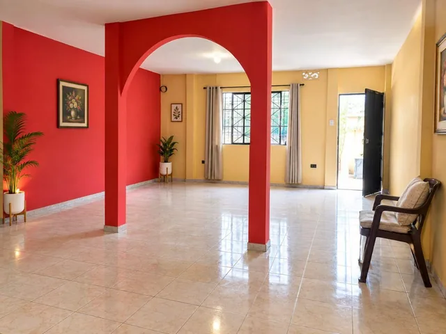 Casa Rentera con 3 Departamentos Cercana Al Amarilys Fuentes, Guayas — imagen 2