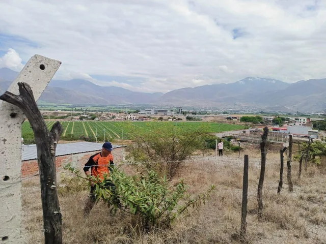 Venta de Hermoso Terreno en Catamayo, Loja, Ecuador Frente Al Aeropuerto — imagen 2