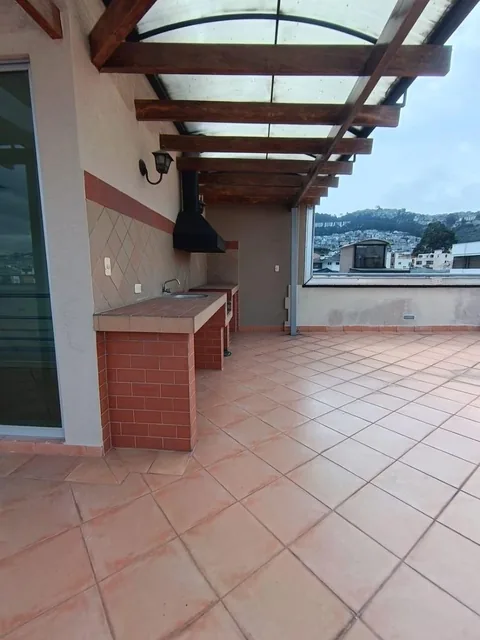 De Venta Departamento de Tres Dorm. en La Urbanizacion El Condado — imagen 4