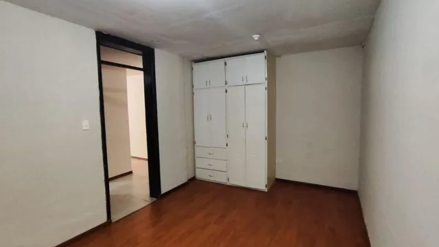 En Venta Casa Rentera Sector Martha Bucaram de Roldos 3 Departamentos — imagen 3