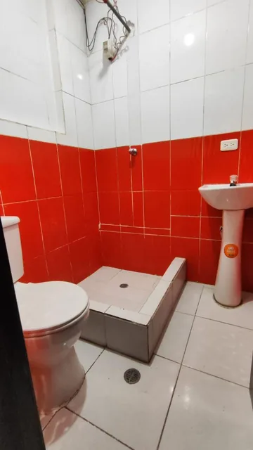 En Venta Casa Rentera Sector Martha Bucaram de Roldos 3 Departamentos — imagen 2