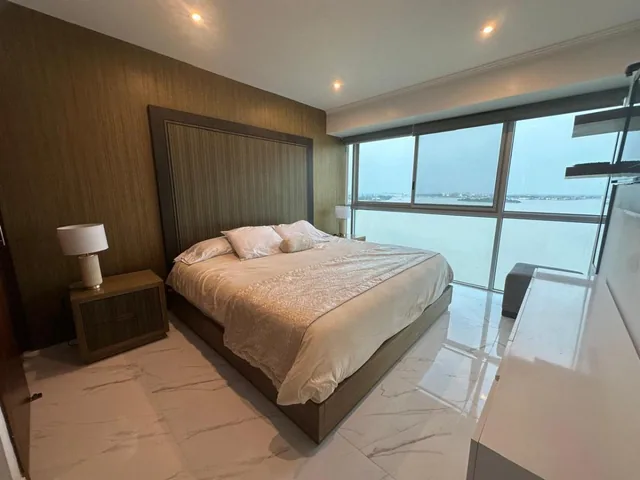 Suite en Venta Full Amoblada en Puerto Santa Ana, Riverfront II, Guayas — imagen 4