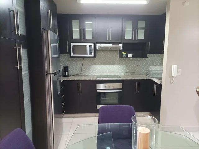 Lomas de Urdesa Vendo Departamento 2 Dorm., Garaje, Ascensor Guardíanía Gimnasio, Terraza, Guayas — imagen 4