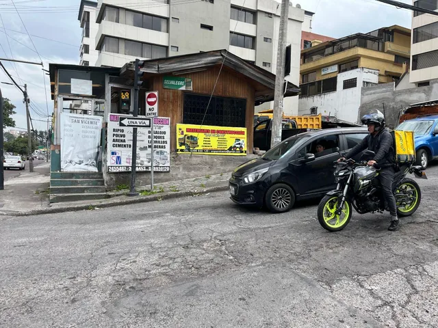 Terreno Av Eloy Alfaro y Jose Queri — imagen 2