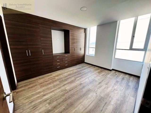 Departamento en Venta Tres Dorm. Nuevo, Dos Parqueaderos - Norte de Quito, Andalucia — imagen 5
