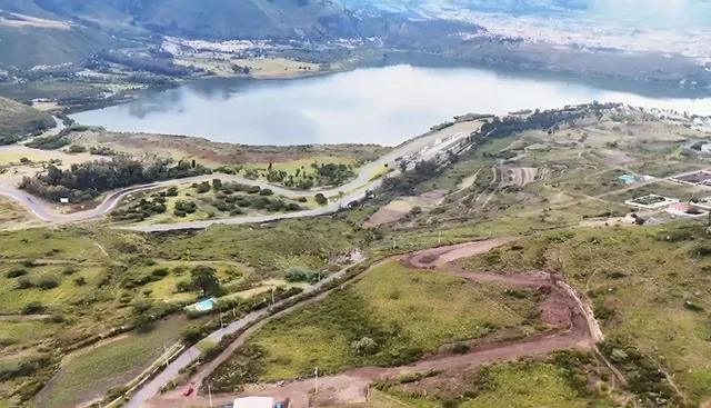 Terreno con Vista Privilegiada a Laguna Yaguarcocha – Ideal Para Proyecto Turístico o Inversión, Imbabura — imagen 2